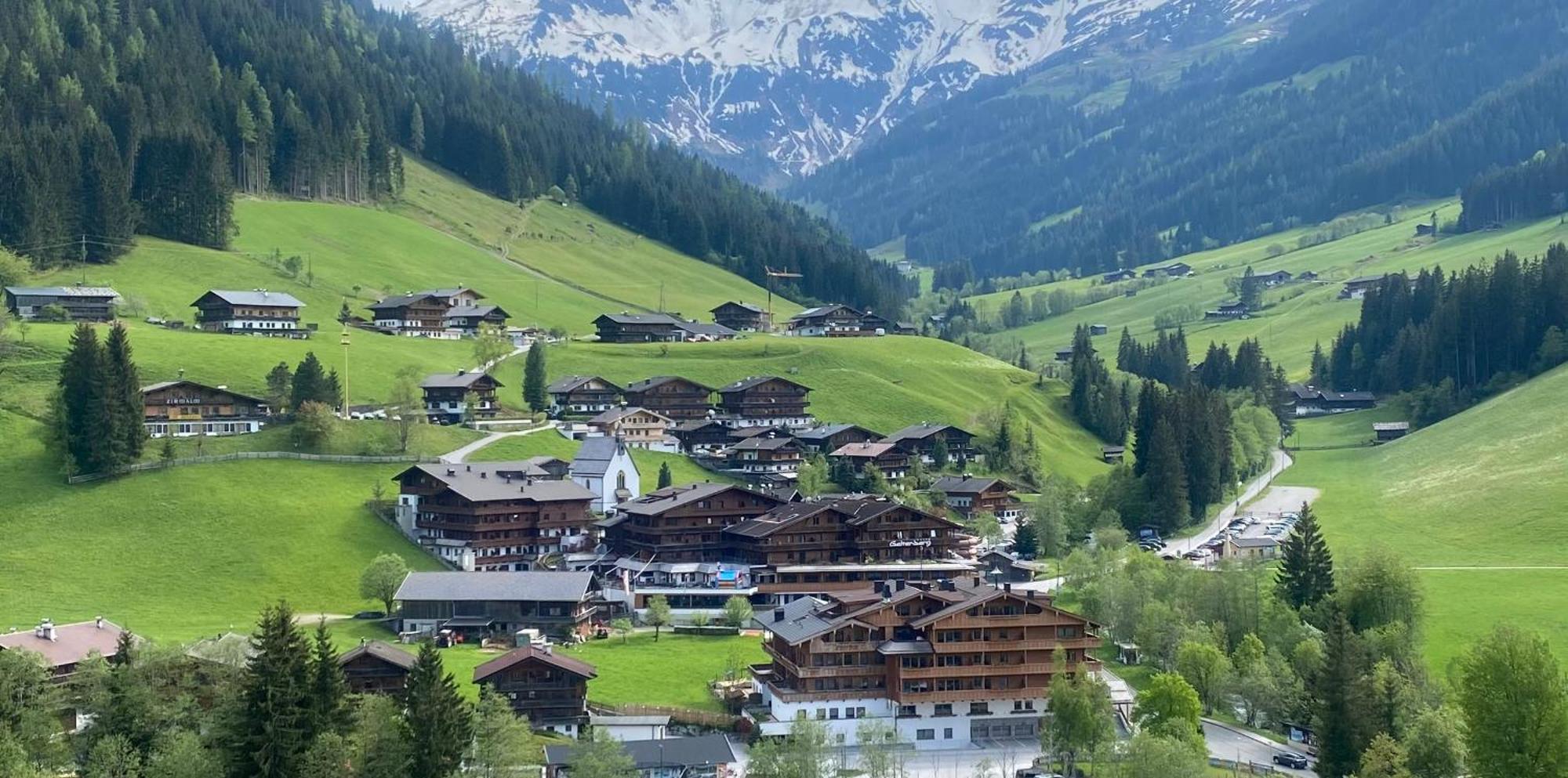 Haus Hislop Apartment Inneralpbach Exterior photo